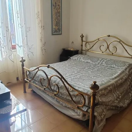 Villino Al Mare 度假居 *